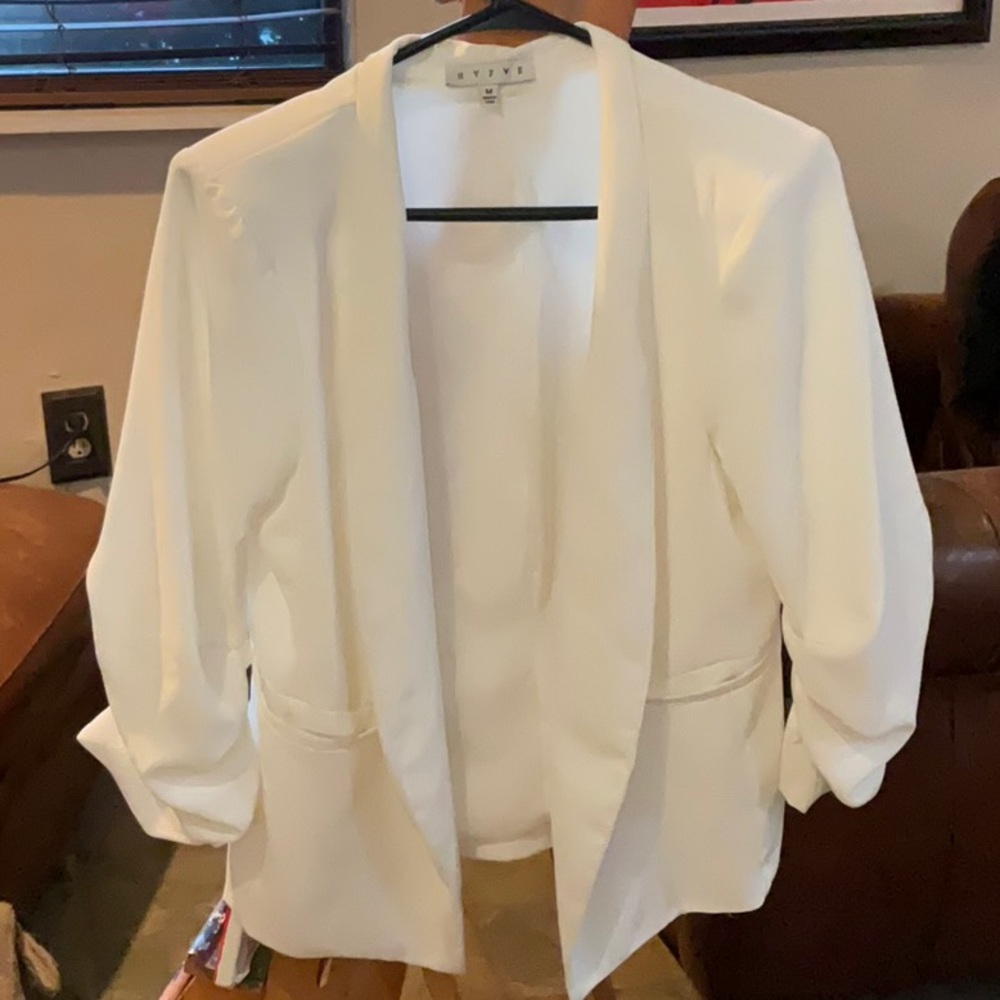 Boutique white blazer nwot  medium